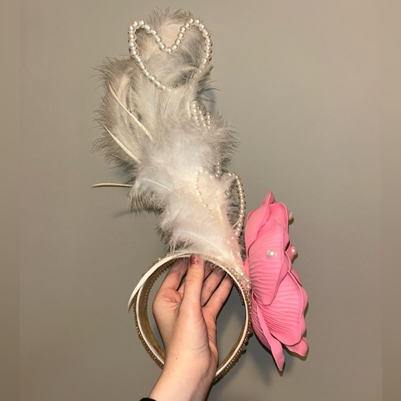 Pink Rose White Feather Pearl Heart Headband Fascinator for Derby Oaks Tea Party - Picture 4 of 5